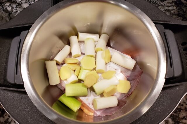 【ホットクック】カレイの煮つけのレシピ｜料理の手順