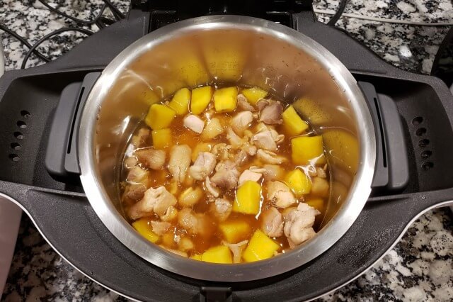 【ホットクック】さつまいもと鶏肉の煮物｜料理の手順