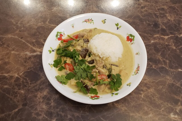 【ホットクック】鶏肉とナスのグリーンカレーの料理の手順