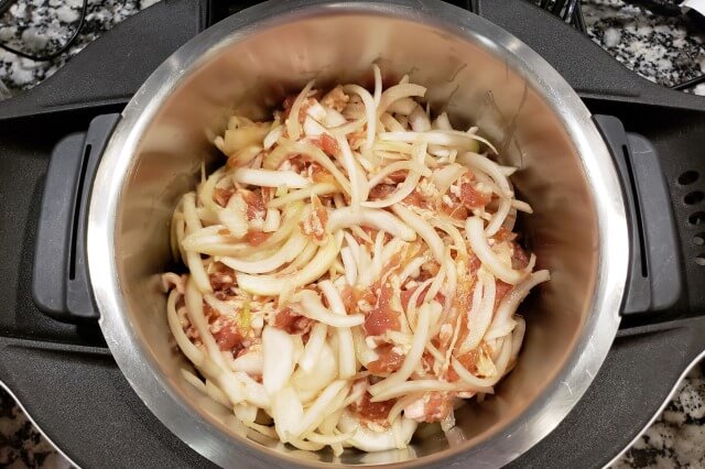 【ホットクック】豚肉の肉じゃがの料理の手順