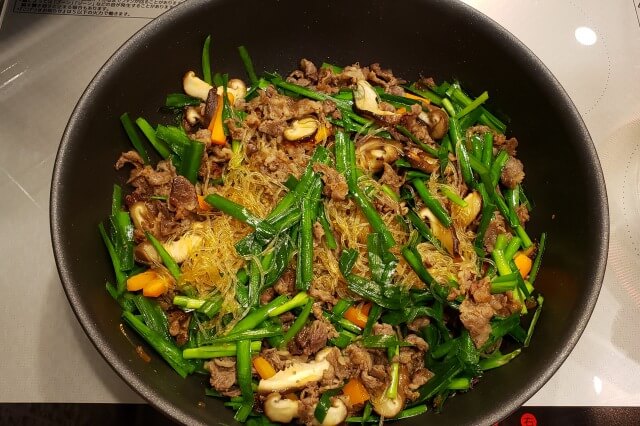 牛肉・ニラ・春雨のチャプチェ｜料理の手順