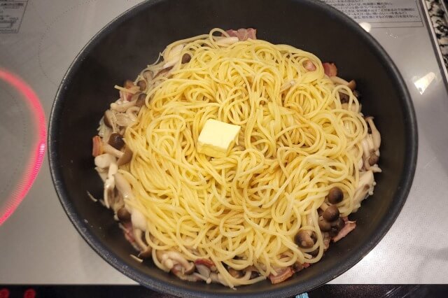 きのことベーコンの和風パスタ(スパゲッティ)の料理の手順