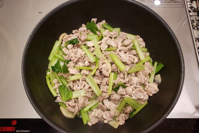 豚肉と小松菜とにんにくのオイスターソース炒め｜料理の手順