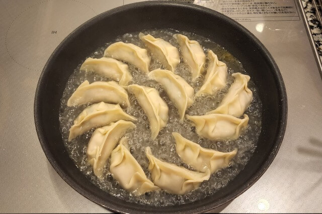 焼き餃子の料理の手順