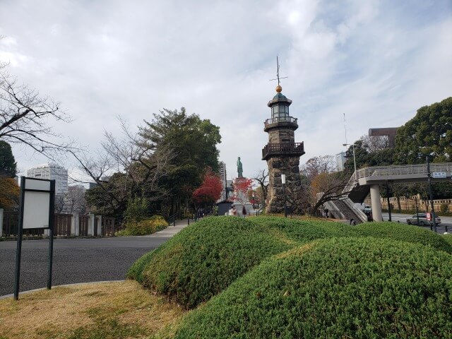 北の丸公園の紅葉の見どころ｜田安門周辺のもみじやイチョウ並木