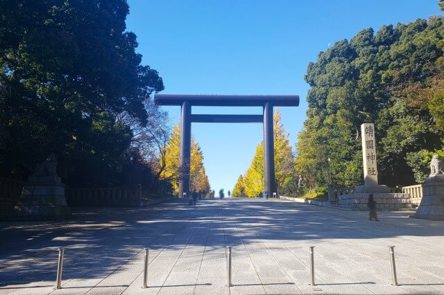 第一鳥居（大鳥居）～大村益次郎銅像