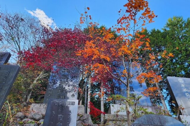 御岳山の随身門～山頂