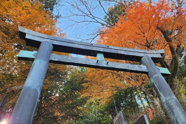 御岳山の随身門～山頂