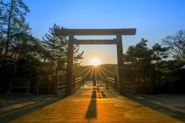 伊勢神宮の歴史を英語で説明