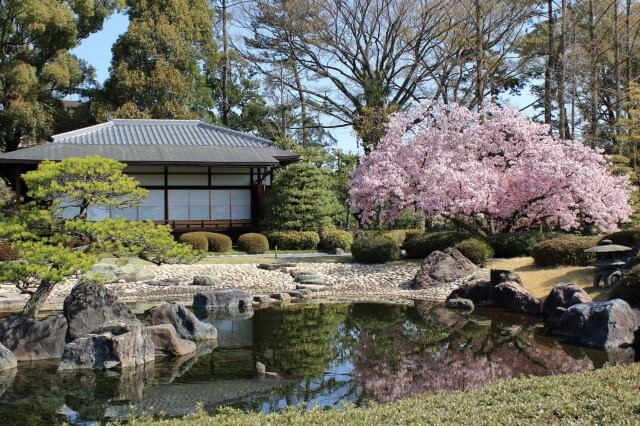 二条城の庭園を英語で説明