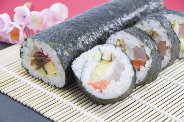 節分の食べ物｜恵方巻を英語で説明