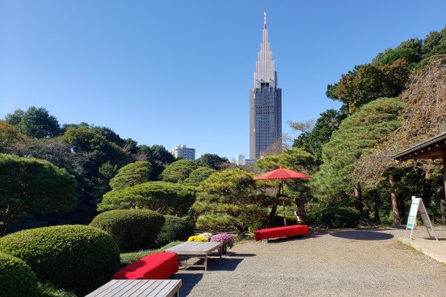 新宿御苑の日本庭園｜２つの茶室「翔天亭」と「楽羽亭」