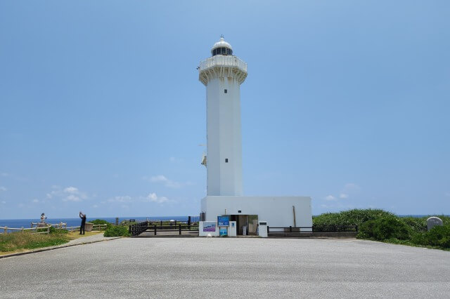 宮古島の東平安名崎の見どころ｜平安名崎灯台（料金は300円）