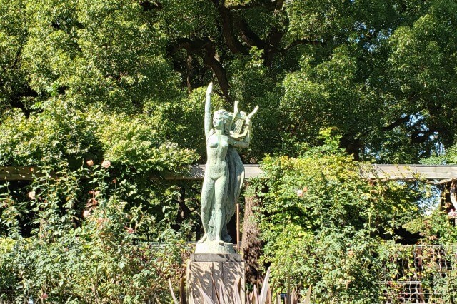 日比谷公園の銅像｜公園内には至る所に特徴的な銅像があります