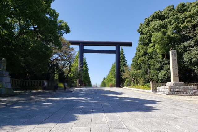 靖国神社(東京)の鳥居｜第一/第二/石/中門鳥居の大きさと材質は？