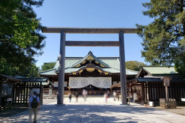 靖国神社(東京)の鳥居｜第一/第二/石/中門鳥居の大きさと材質は？