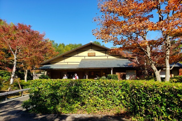 昭和記念公園の日本庭園の歓楓亭