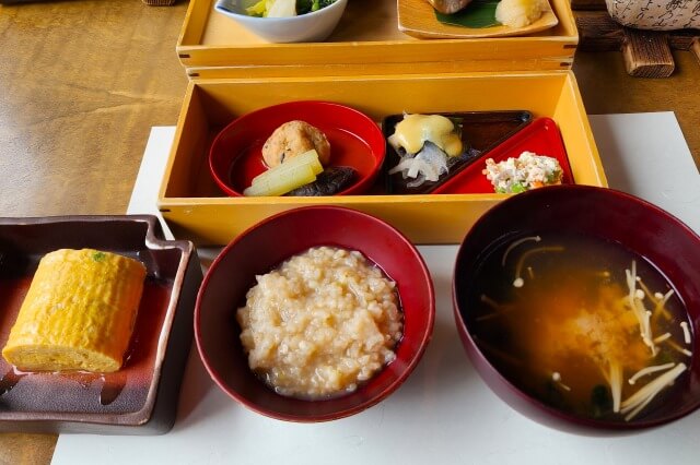 「山の朝食」の食事の内容