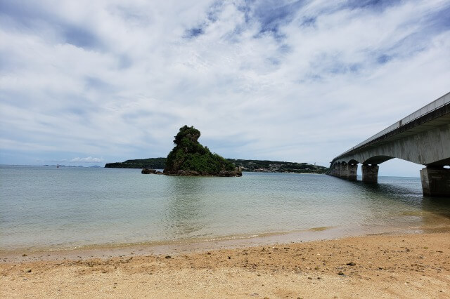 古宇利大橋（沖縄）の写真撮影スポット・停車場｜南詰展望所