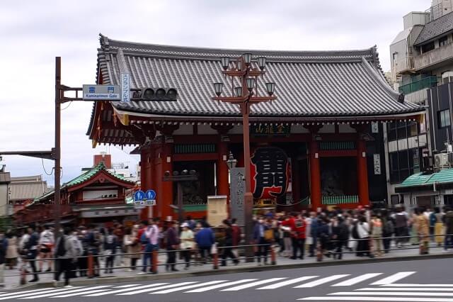 浅草の浅草寺の桜の見どころ｜雷門～仲見世通り