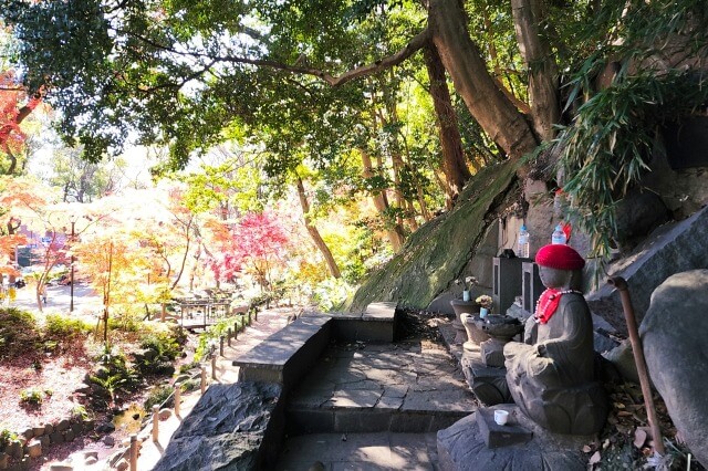 もみじ谷の紅葉｜もみじ谷のお地蔵様