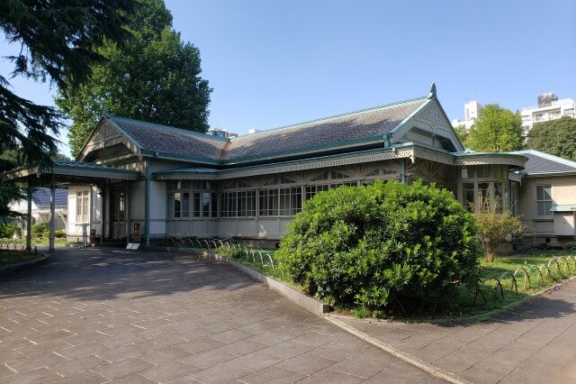 新宿御苑の旧洋館御休所｜天皇や皇族の休憩所として創建された建物