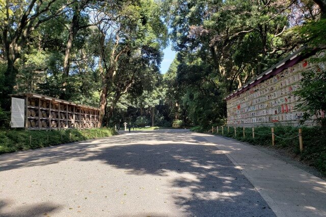 明治神宮の参道｜南参道の酒樽とワイン樽