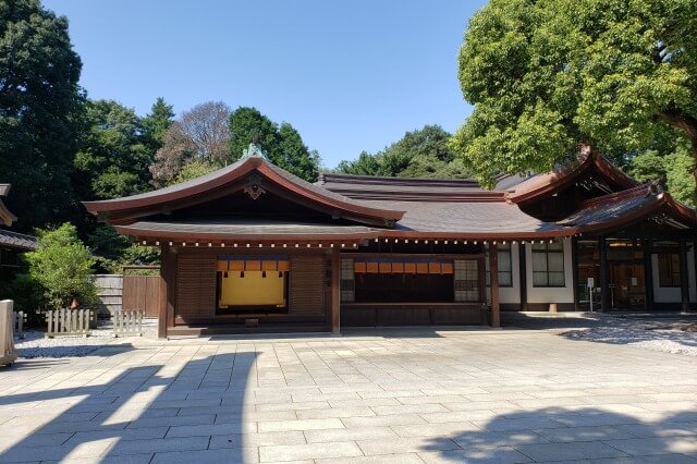 明治神宮の参道｜正参道の南授与所・古神符納所