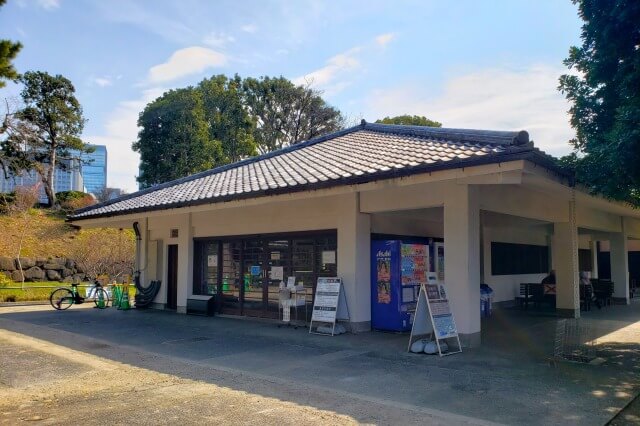 皇居の財布が買える売店②皇居東御苑の本丸休憩所